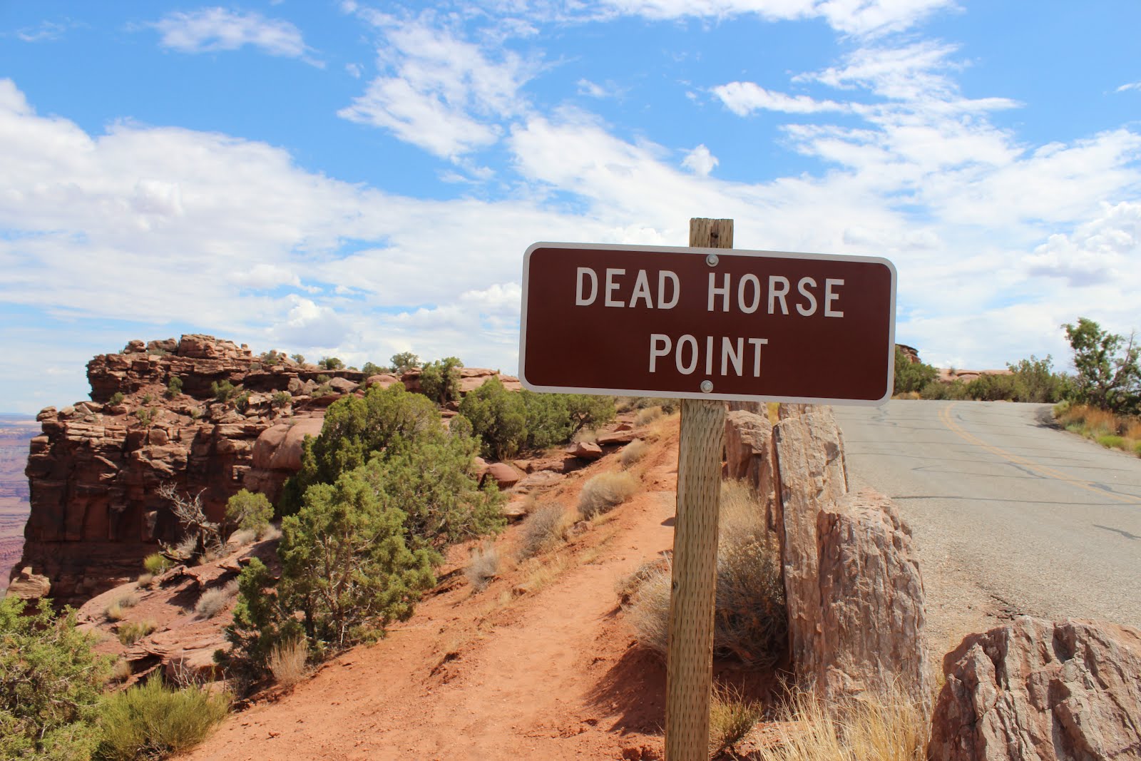 But don't let the poor marketing stop you. East/West Rim Loop