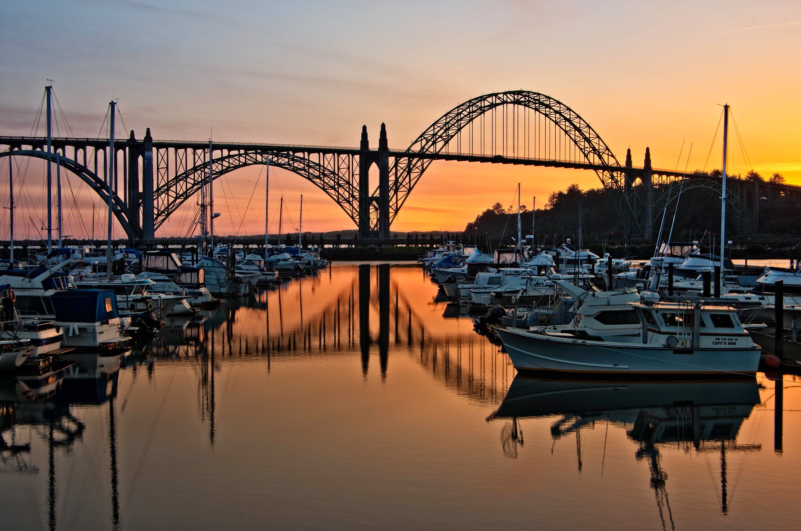Do the showers have hot water? Thom Zehrfeld Photography Bayfront and South Beach in Newport